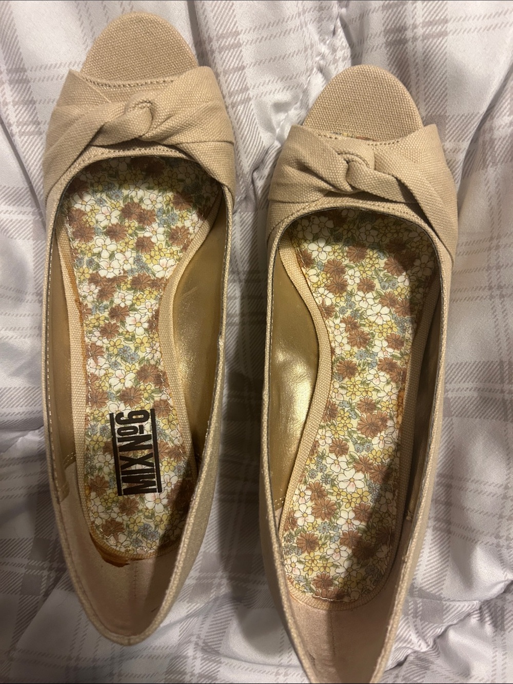 Mix number6 Beige Knotted Peep-Toe Flats with Floral Insole